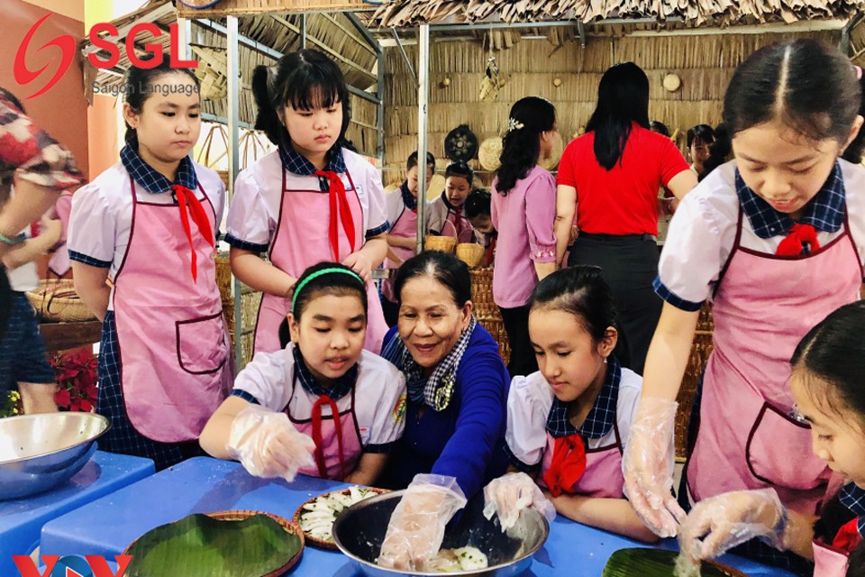 Chương trình ngoại khoá thăm làng nghề bánh ít lá gai tại Tuy Phước